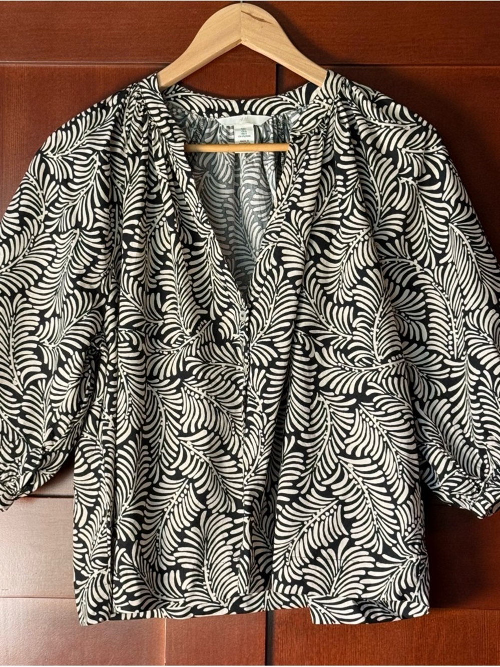 H&M Black/Cream Balloon Sleeved Poplin Leaf Print Blouse NWOT Size Large